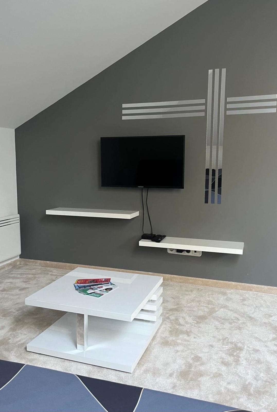 Chill Apartman Budakalasz Ngoại thất bức ảnh