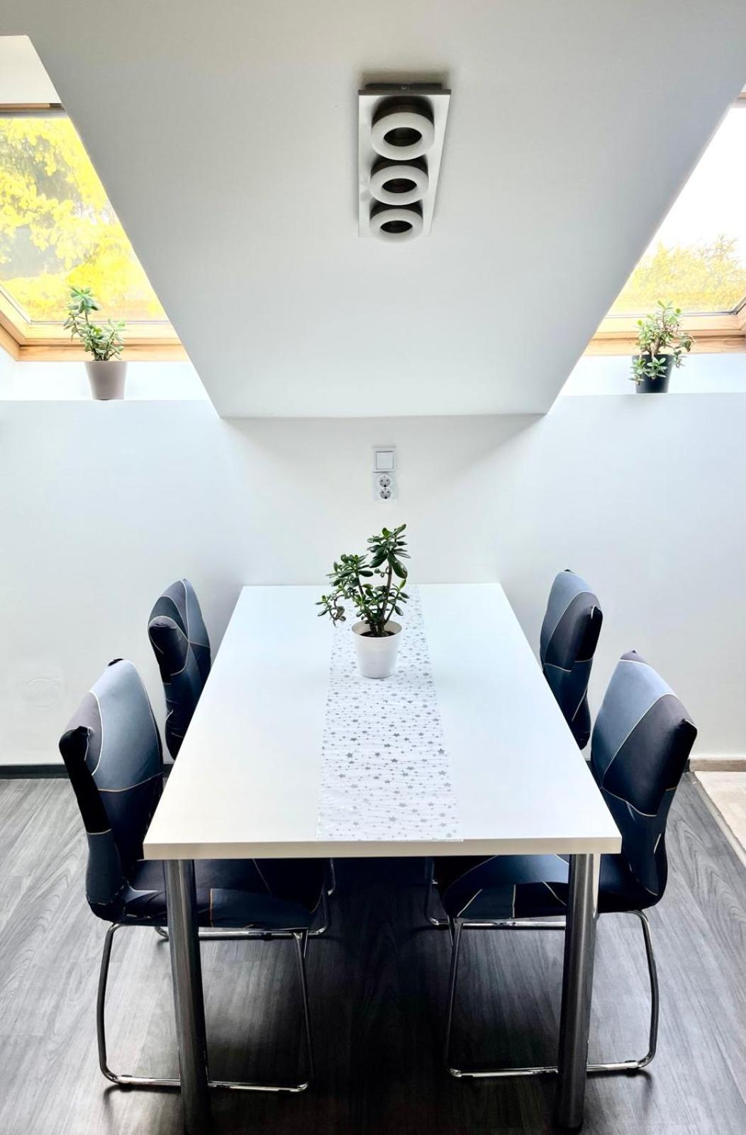 Chill Apartman Budakalasz Ngoại thất bức ảnh