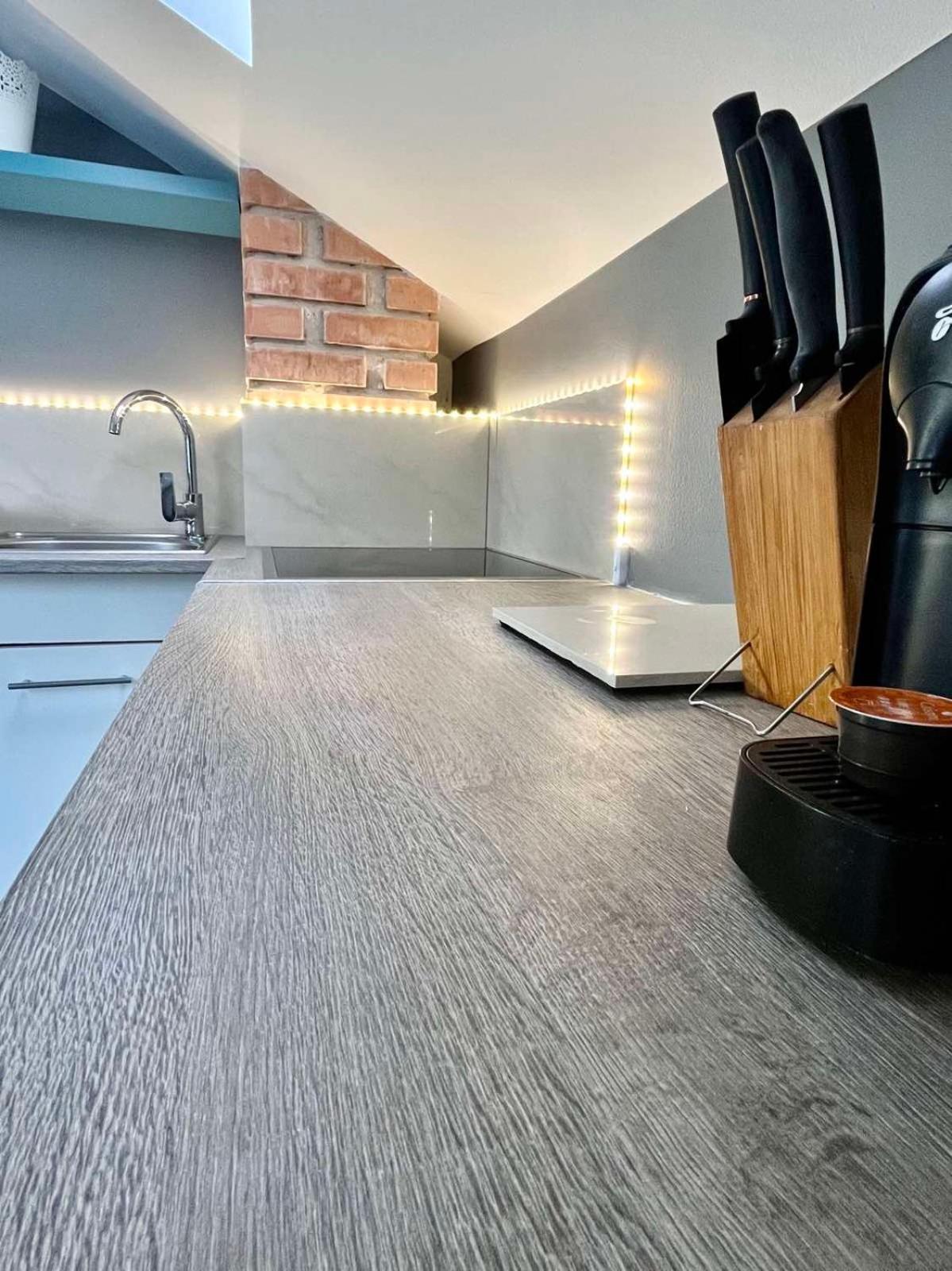 Chill Apartman Budakalasz Ngoại thất bức ảnh