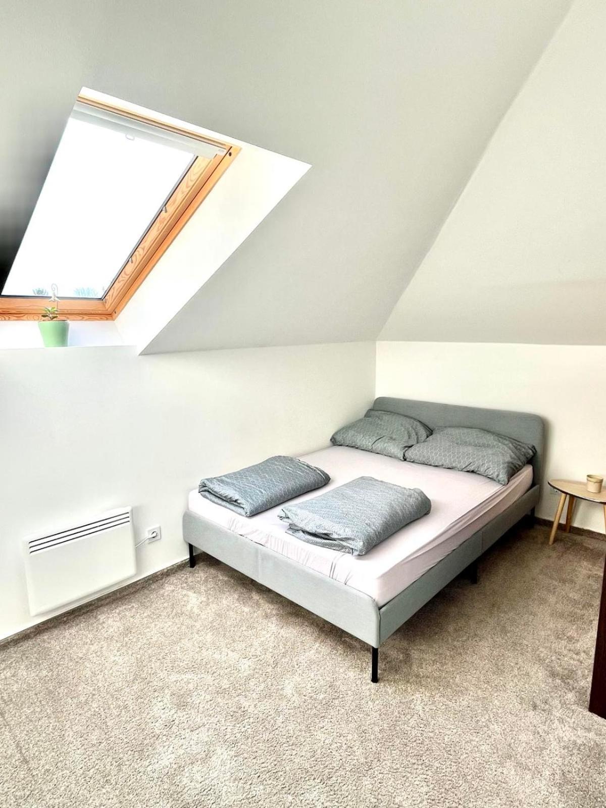 Chill Apartman Budakalasz Ngoại thất bức ảnh